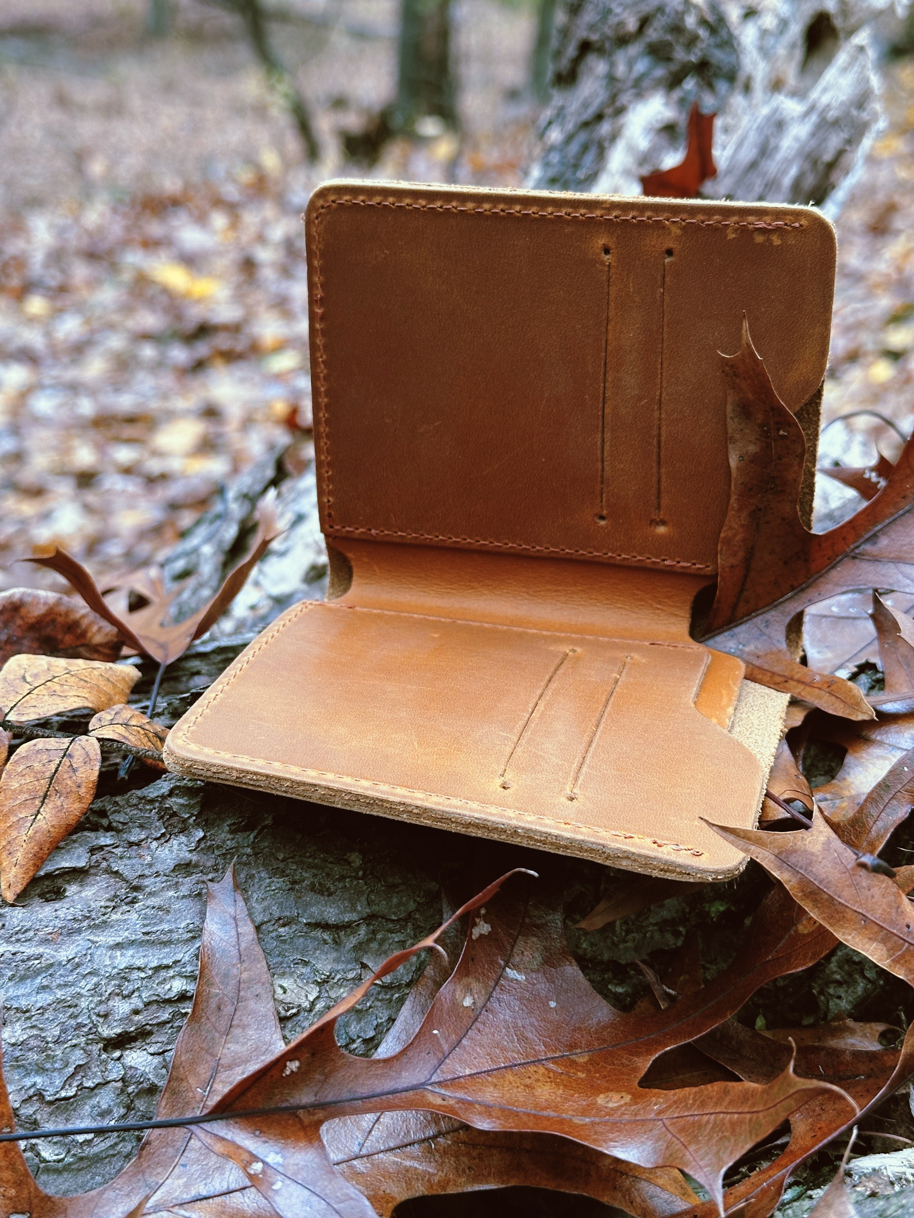 American Leather Goods - Leather Bifold Wallet + Kikkerland Survival Tool