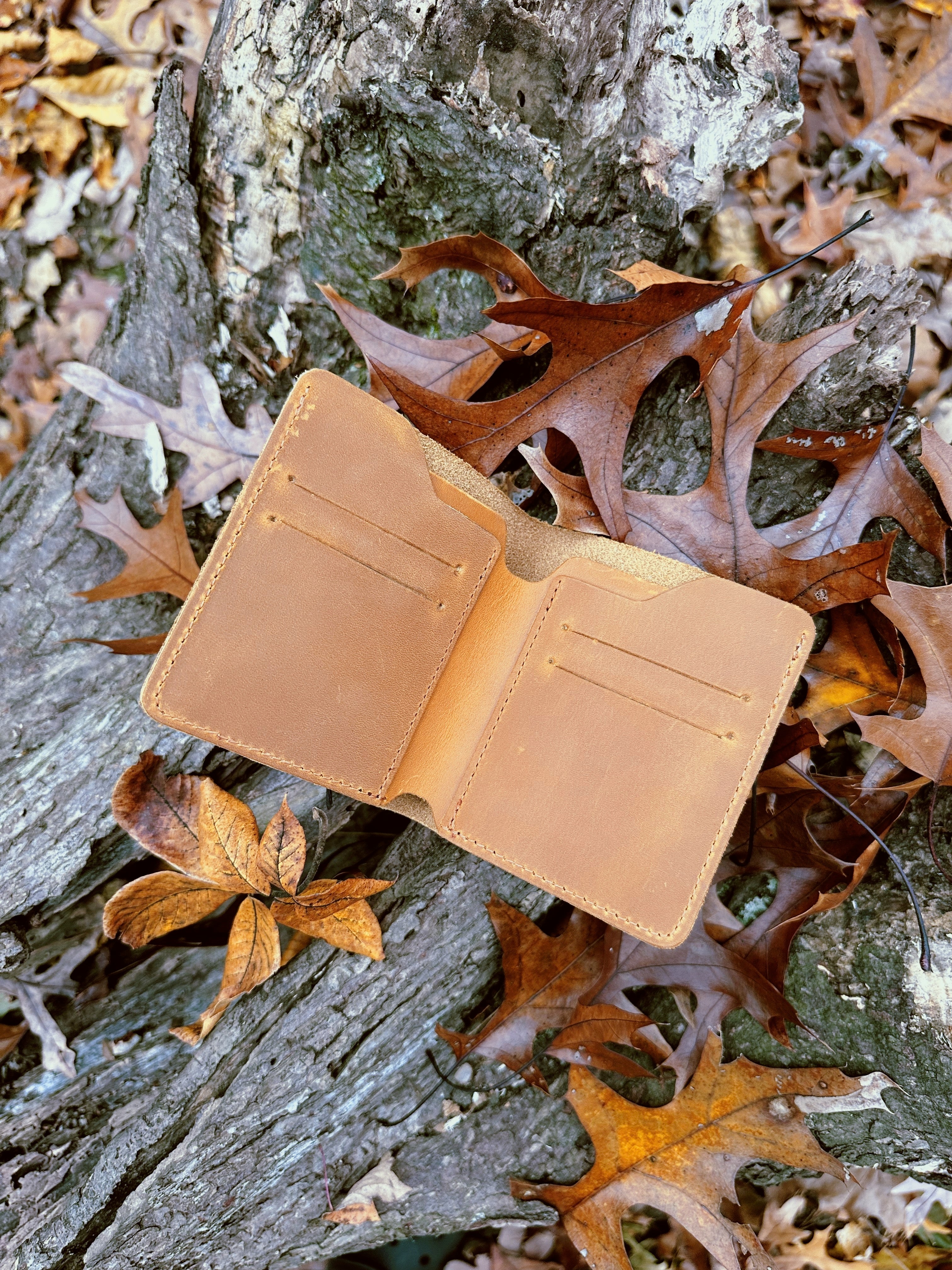 American Leather Goods - Leather Bifold Wallet + Kikkerland Survival Tool